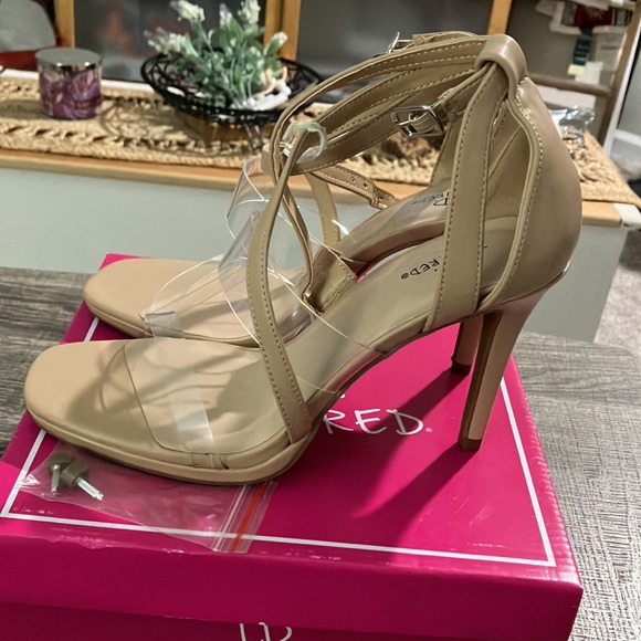 Nude Heels - Picture 5 of 13